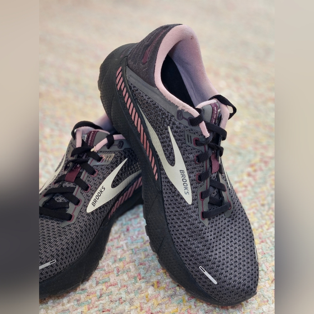 Brooks Women's Running Shoes - Black and Pink